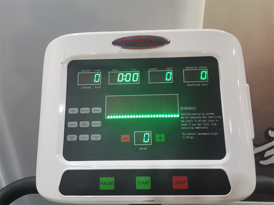 3商業用ジムにおける重量カーディオトレーニングのためのモーター電動走行台