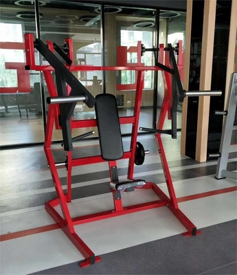 胸プレスと隔離側ベンチプレス用の強度トレーニングプレートで装着された機械