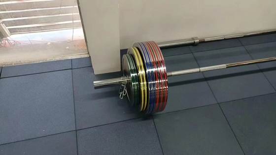 体重プレートセットとシルバークロムプレートバーベルセット