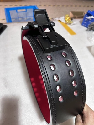 調節可能な帯 体重提起のジムベルト 革のサポート 13MM リバーのパワーリフティングベルト